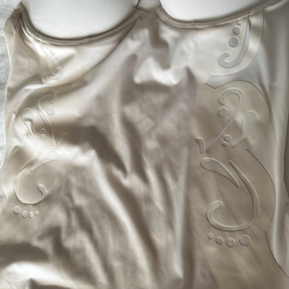 Spanx suit your fancy - Picture 10 of 10